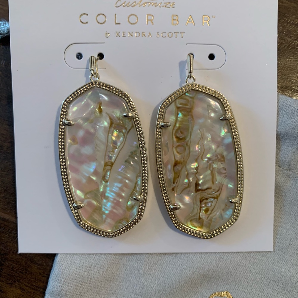 Kendra Scott- Danielle- Clear Abalone Shell